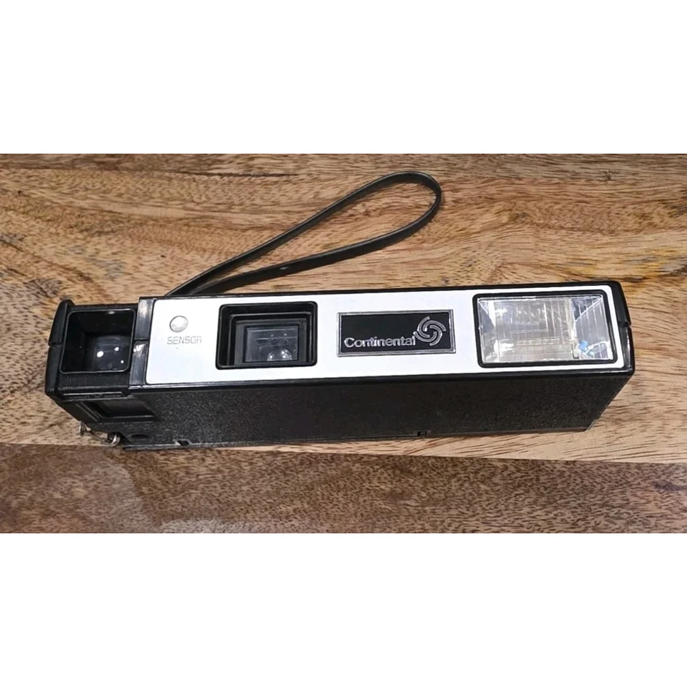 Vintage Continental Tele-Flash 800Z Film Camera W/ Case Turns On Not Film Tested